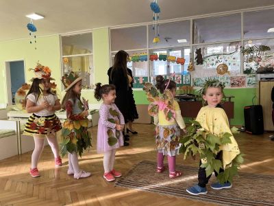Есенно ревю в група "Пчеличка", база с. Крушовица - ДГ Незабравка - Мизия