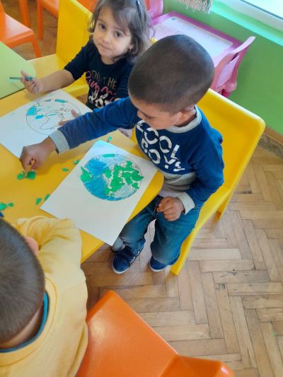 Ден на Земята в група Пчеличка, с. Крушовица - ДГ Незабравка - Мизия