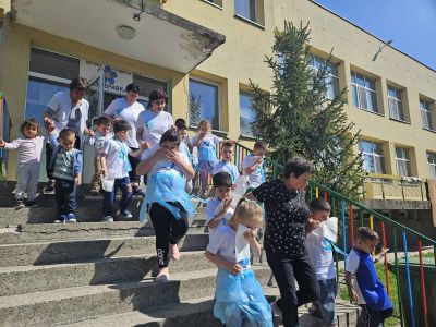 Учебна тренировка по Плана за действия при пожар 2025-град Мизия - ДГ Незабравка - Мизия