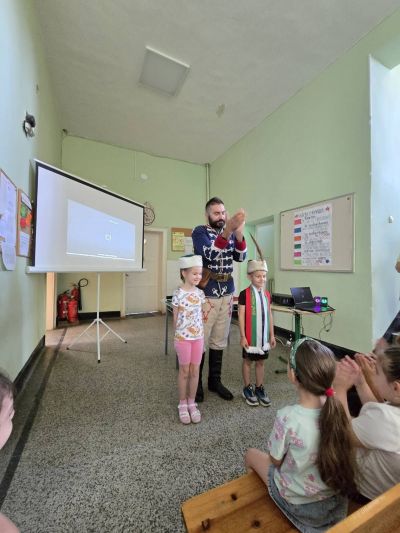 Образователен спектакъл "Моят Ботев", ОУ "Христо Ботев", с. Крушовица - ДГ Незабравка - Мизия