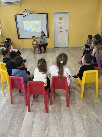 Проект "Приятели сме ние", клуб "Вълшебният свят на приказките", основна сграда - ДГ Незабравка - Мизия