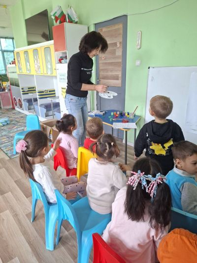 Проект "Приятели сме ние", клуб "Изследователи", основна сграда - ДГ Незабравка - Мизия