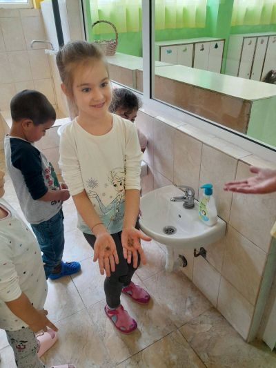 Национална програма "Хубаво е в детската градина", група "Пчеличка", база с. Крушовица - ДГ Незабравка - Мизия