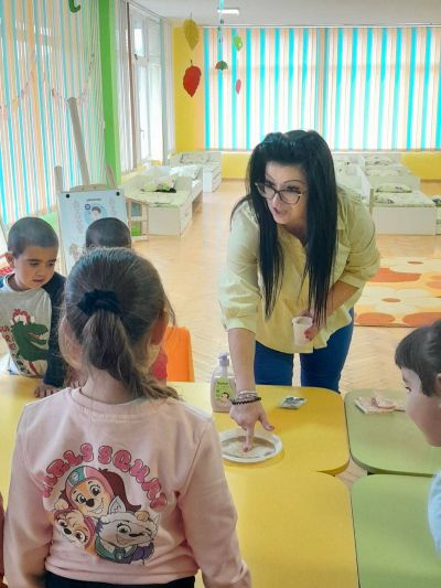Национална програма "Хубаво е в детската градина", група "Пчеличка", база с. Крушовица - ДГ Незабравка - Мизия