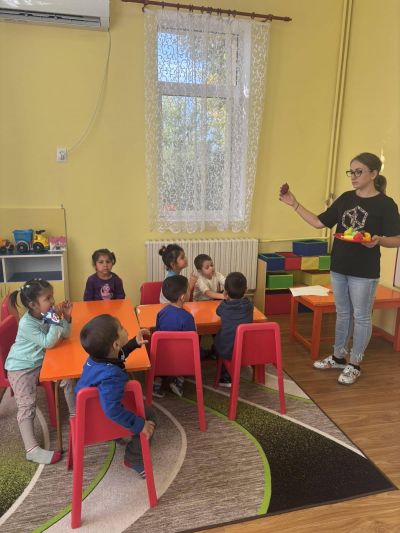 Проект "Приятели сме ние", клуб "Цветна магия", база с. Липница - ДГ Незабравка - Мизия