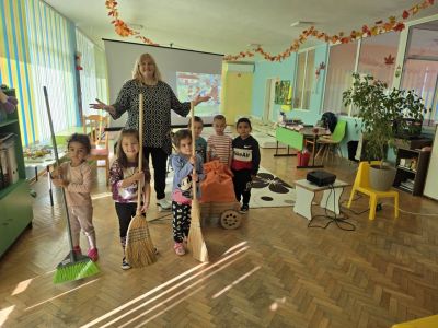 Приказка „Сливи за смет“ - ДГ Незабравка - Мизия