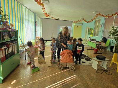 Приказка „Сливи за смет“ - ДГ Незабравка - Мизия