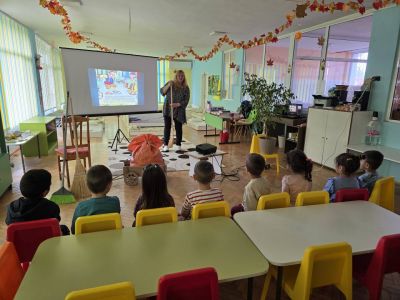 Приказка „Сливи за смет“ - ДГ Незабравка - Мизия