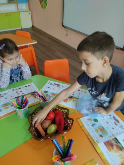 Тема: "Есенна гощавка"  - ДГ Незабравка - Мизия