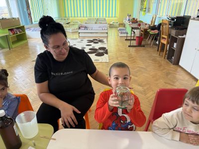 Тема: „Есенни песни и танци“  - ДГ Незабравка - Мизия