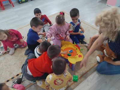 Тема: "Споделям играчките си" - ДГ Незабравка - Мизия