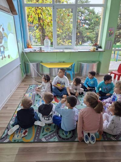  Тема: "Четирите сезона"  - ДГ Незабравка - Мизия
