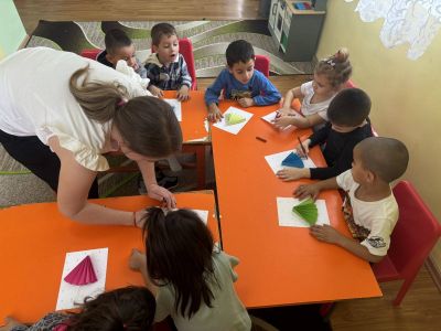 Tема: “Веселите чадъри“ - ДГ Незабравка - Мизия