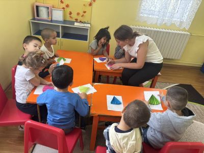 Tема: “Веселите чадъри“ - ДГ Незабравка - Мизия