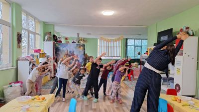 Тема: "Плодовете и зеленчуците полезни храни - весела плодова салата." - ДГ Незабравка - Мизия