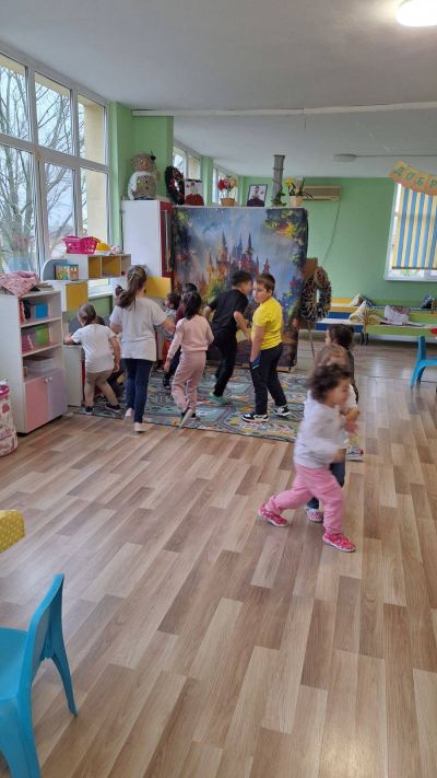 Тема: "Плодовете и зеленчуците полезни храни - весела плодова салата." - ДГ Незабравка - Мизия