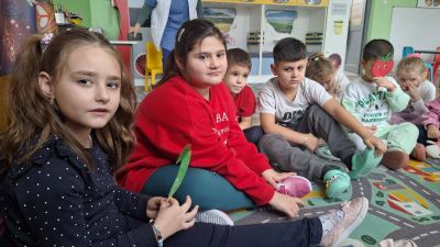 Tема: "Плодовете и зеленчуците полезни храни - Приказка за краставицата и домата."  - ДГ Незабравка - Мизия