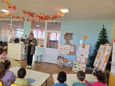  Tема: „Изложба „Есенни приказки“ - ДГ Незабравка - Мизия