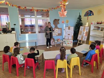 Tема: „Изложба „Есенни приказки“ - ДГ Незабравка - Мизия