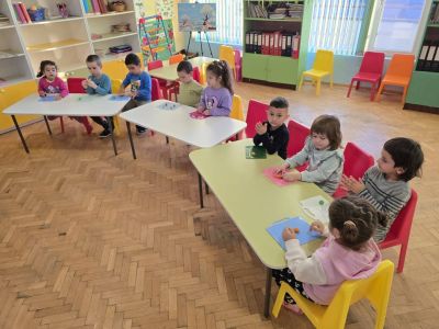  Tема: „Изложба „Есенни приказки“ - ДГ Незабравка - Мизия