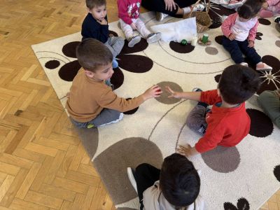 Тема: „Безопасно при коледната украса“  - ДГ Незабравка - Мизия