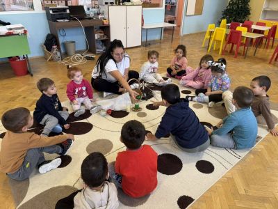 Тема: „Безопасно при коледната украса“  - ДГ Незабравка - Мизия