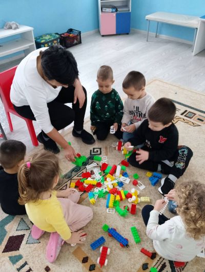 Тема: "Всички обичаме игрите" - ДГ Незабравка - Мизия