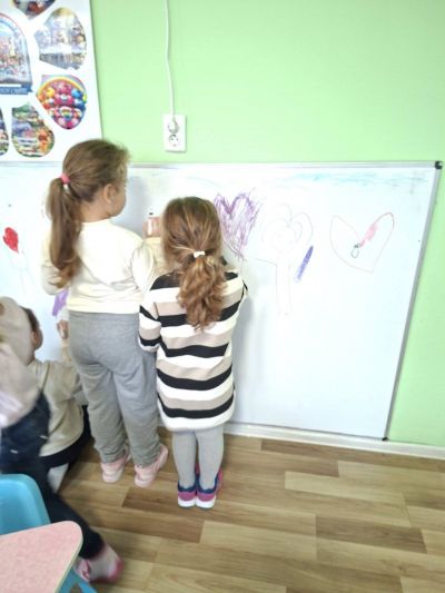 Тема: "Приятелството в рисунки" - ДГ Незабравка - Мизия
