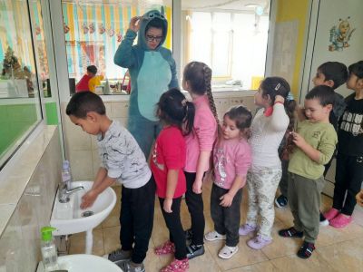 Pознавателна дейност, посветена на "Водата и нашето здраве"  - ДГ Незабравка - Мизия