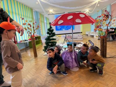 Приказка: „Под гъбата“ - ДГ Незабравка - Мизия