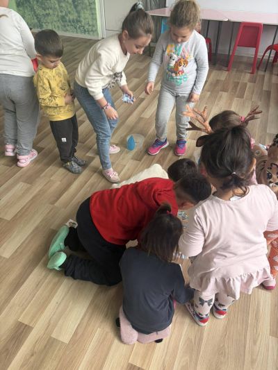 Тема: “Водата и нашето здраве: Водата в ежедневието ни” - ДГ Незабравка - Мизия