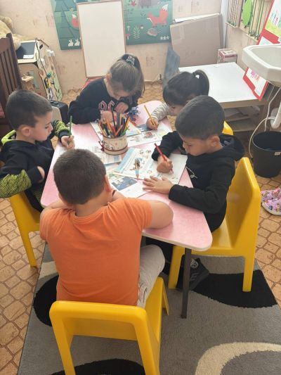 Тема: „Коледа пристига. В очакване на Коледа“ - ДГ Незабравка - Мизия