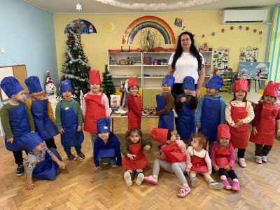 Тема: „В кухнята на Дядо Коледа" - ДГ Незабравка - Мизия