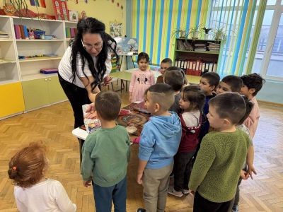 Тема: „В кухнята на Дядо Коледа" - ДГ Незабравка - Мизия