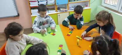 Тема: "Светофарът и неговите цветове" - ДГ Незабравка - Мизия