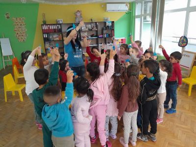  Тема: "Водата и нашето здраве" - "Водната капчица разказва" - ДГ Незабравка - Мизия