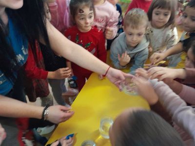  Тема: "Водата и нашето здраве" - "Водната капчица разказва" - ДГ Незабравка - Мизия