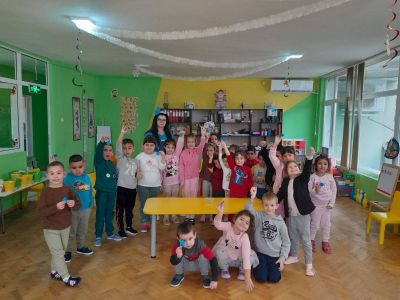  Тема: "Водата и нашето здраве" - "Водната капчица разказва" - ДГ Незабравка - Мизия
