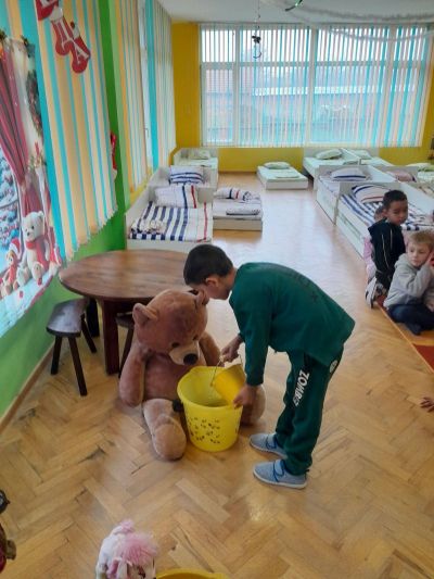  Тема: "Водата и нашето здраве" - "Водната капчица разказва" - ДГ Незабравка - Мизия