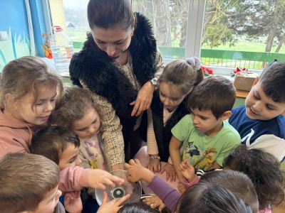 Тема: “Водата и нашето здраве: Водната капчица разказва”  - ДГ Незабравка - Мизия