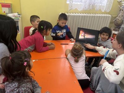 Тема: “Коледни ангели – вестителите на доброто“ - ДГ Незабравка - Мизия