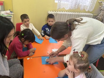 Тема: “Коледни ангели – вестителите на доброто“ - ДГ Незабравка - Мизия