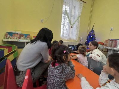 Тема: “Коледни ангели – вестителите на доброто“ - ДГ Незабравка - Мизия
