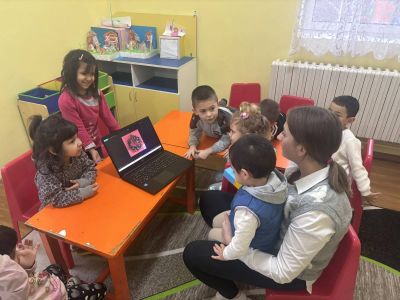 Tема: „Коледен венец“ - ДГ Незабравка - Мизия