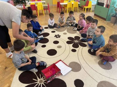 Тема: „Коледни звънчета – музикална работилница“ - ДГ Незабравка - Мизия