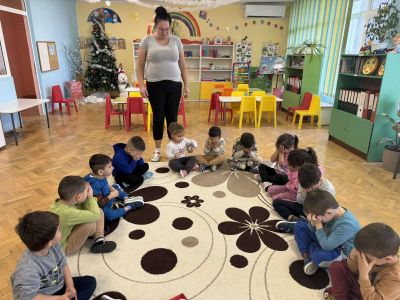 Тема: „Коледни звънчета – музикална работилница“ - ДГ Незабравка - Мизия