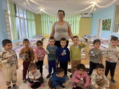 Тема: „Коледни звънчета – музикална работилница“ - ДГ Незабравка - Мизия
