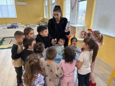 Тема: “Водата и нашето здраве: Чиста вода - здраве за всички” - ДГ Незабравка - Мизия