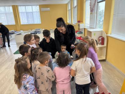 Тема: “Водата и нашето здраве: Чиста вода - здраве за всички” - ДГ Незабравка - Мизия