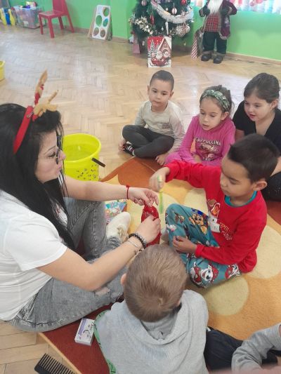 Тема: "Водата и нашето здраве" - "Чиста вода - здраве за всички"  - ДГ Незабравка - Мизия